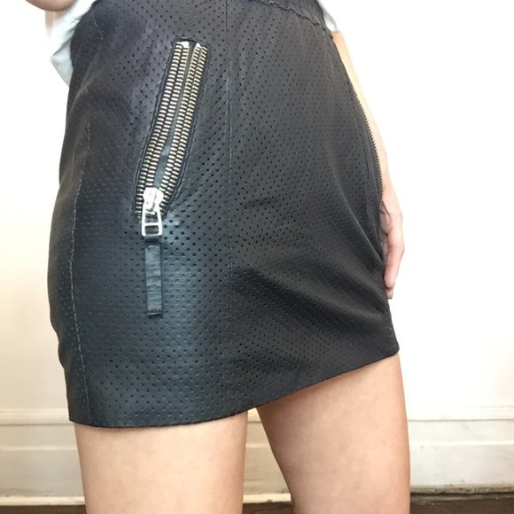 GESTUZ Leather Mini Skirt - Picture 2 of 4